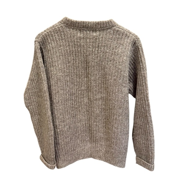 BartlettYarns Women Cardigan reverse shaker stitch with hand cast pewter button - Picture 8 of 14